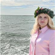 Impartisco lezioni di economia e diritto per ragazzi delle superiori, e aiuto compiti per i ragazzi delle medie